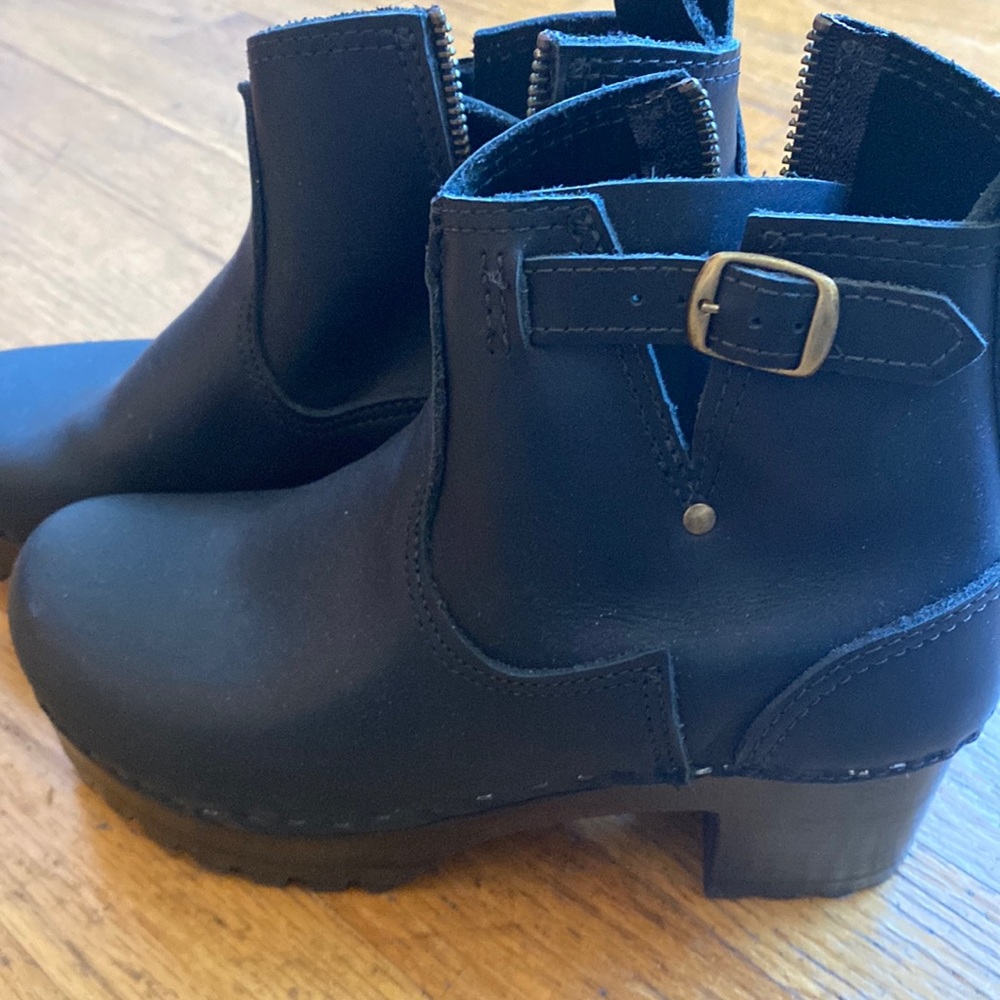 No.6 5" Zip Lug Sole Clog Boot